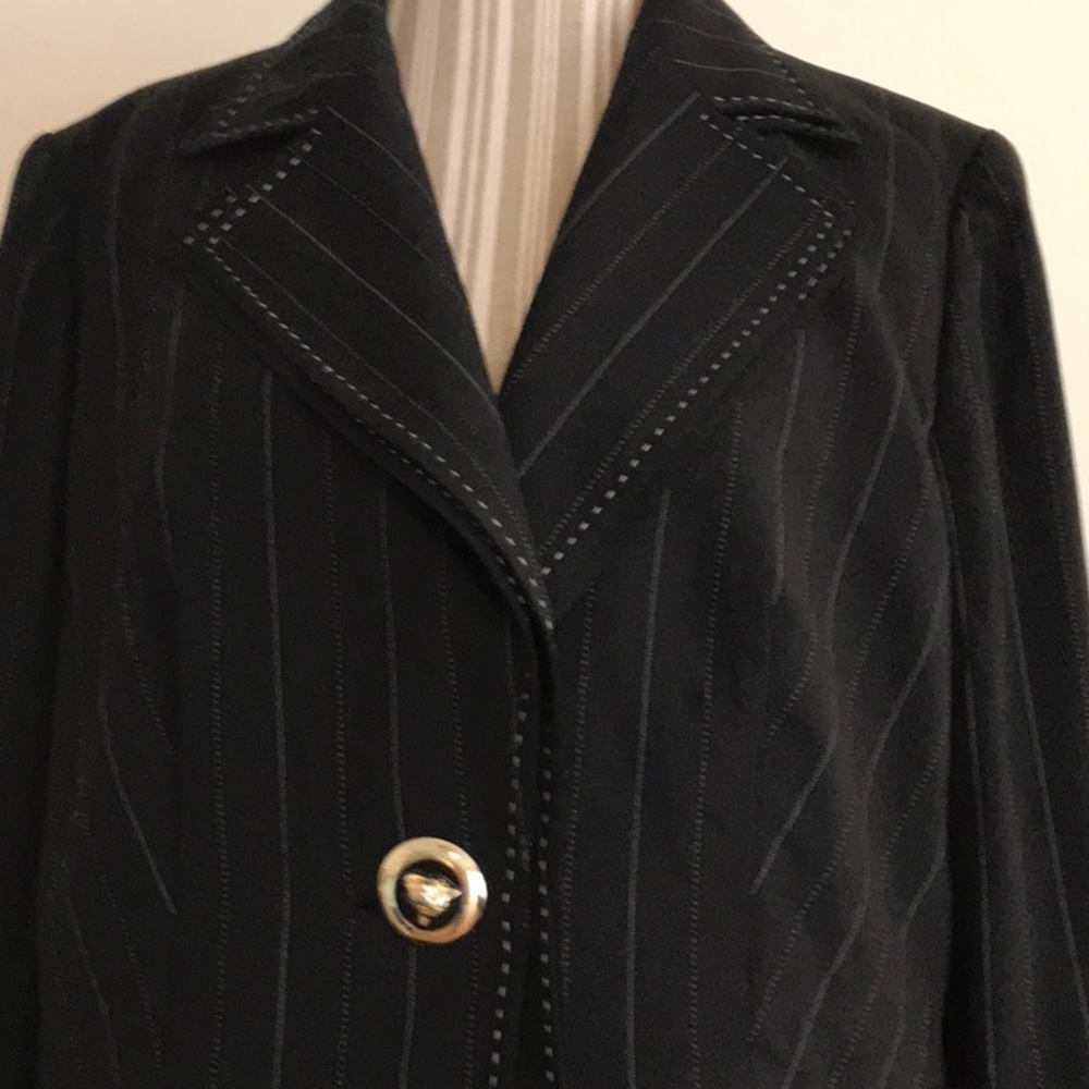 Escada pin stripe blazer - Picture 3 of 7